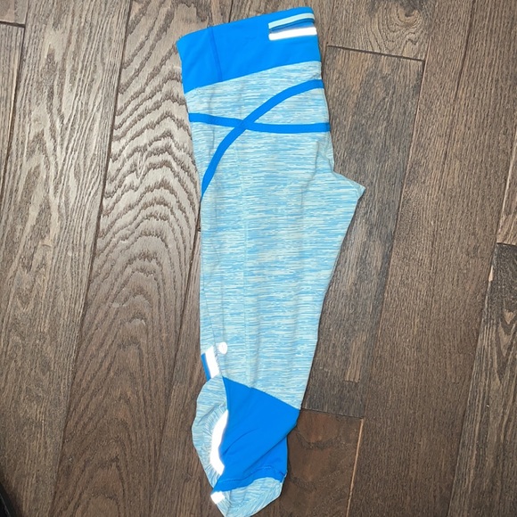 Lululemon run pace crop size 4 like new - Picture 2 of 6